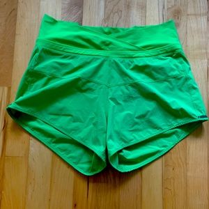 Lululemon green shorts size 4